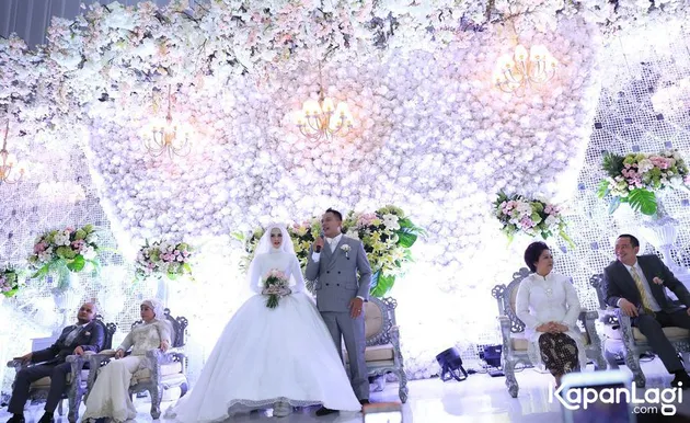 Resepsi Pernikahan Angel Lelga &amp; Vicky Prasetyo
