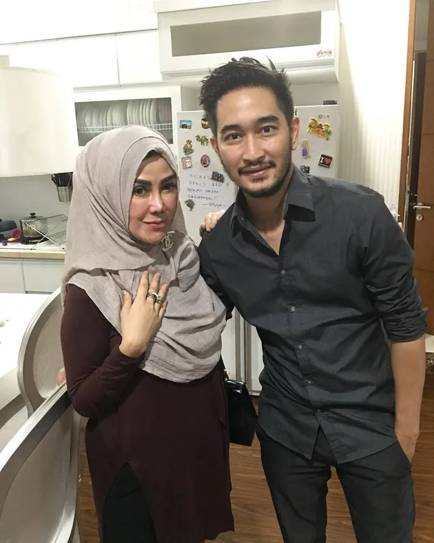 Amy Qanita Akrab Dengan Jeje Govinda