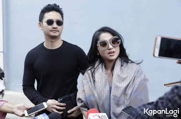 Dewi Perssik - Angga Wijaya
