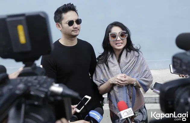 Dewi Perssik - Angga Wijaya
