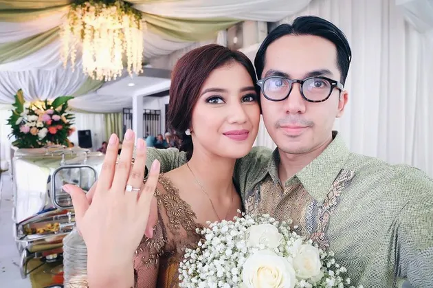 Persiapan Pernikahan Fita Anggraini