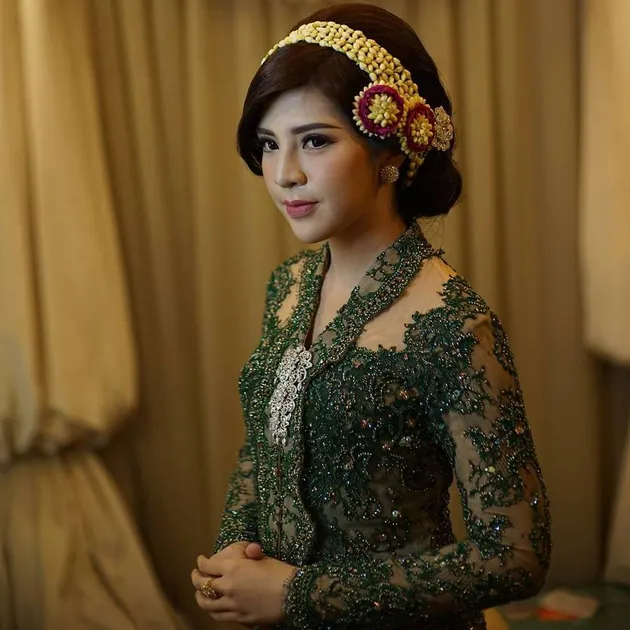 Foto pernikahan putri Gubernur Soekarwo - Kartika Prawita