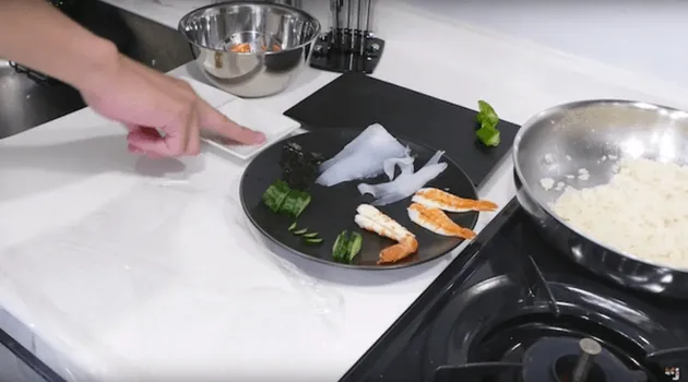 foto sushi berbentuk ikan koi