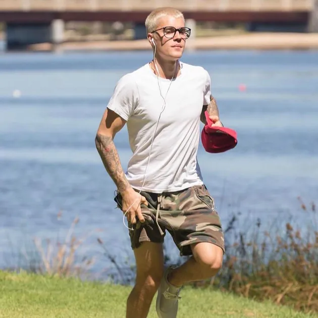 Justin Bieber Peluk Para Fansnya