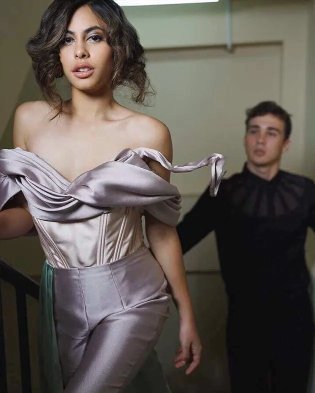 Sosok bule ganteng yang satu ini tentunya sudah tak asing lagi bukan? Yup, dialah Matej Cerny, cowok yang menjadi model untuk campaign terbaru Valerie Thomas untuk VAL.