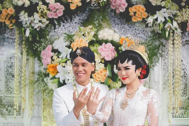 Pernikahan Arief Pocong