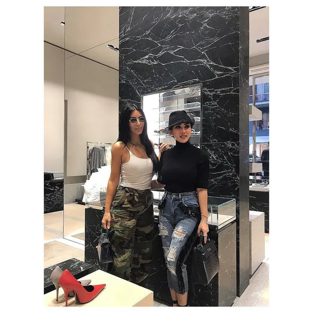 Foto Syahrini Ketemu Kim Kardashian Tinggi Badan Tak Jauh Beda