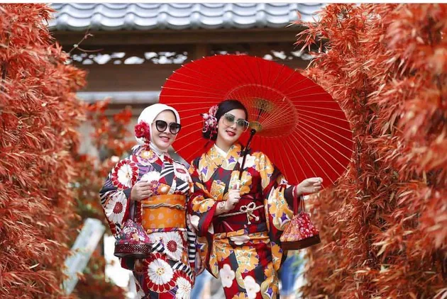 Syahrini, Kim Kardashian 