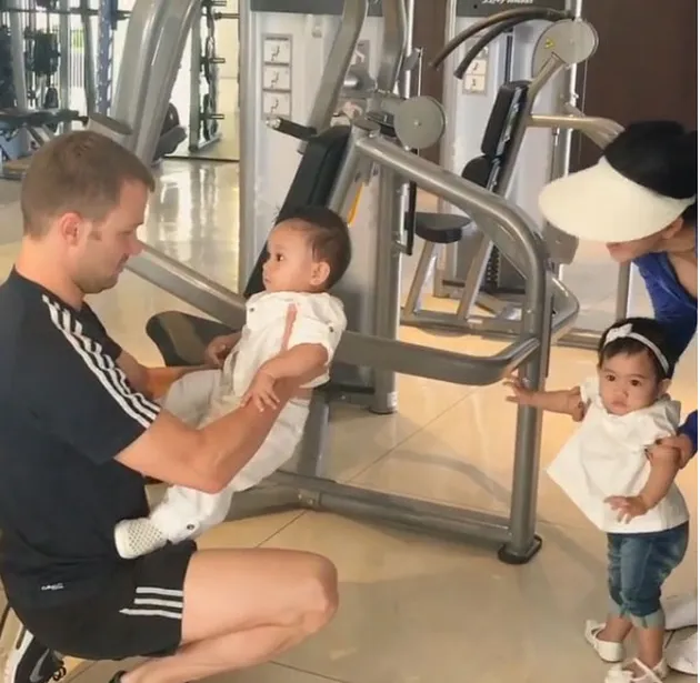 Syahrini - Dash Berlin