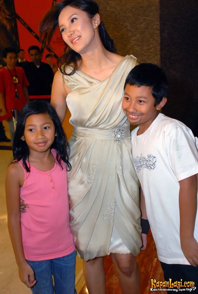 FOTO TATA MANTAN ISTRI TOMMY SOEHARTO YANG MAKIN CANTIK