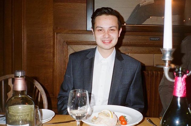 Tavan Dutton's Photos with Maudy Ayunda's Sister's Boyfriend, Handsome Reporter Studying at Oxford