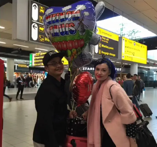 Derby Romero - Claudia Adinda