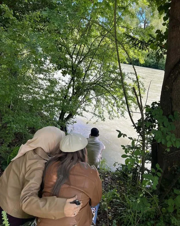 Atalia Praratya di Tepi Sungai Aare