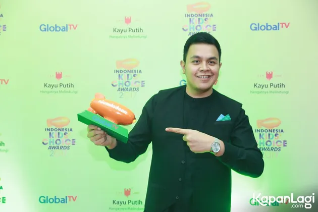Ketika ditemui di Studio 3 MNC TV, TMII, Jakarta Timur, Rabu (17/5), penyanyi Tulus nampak lebih kurus. Ia pun mengaku kalau sekarang ia tengah aktif melakukan olahraga.