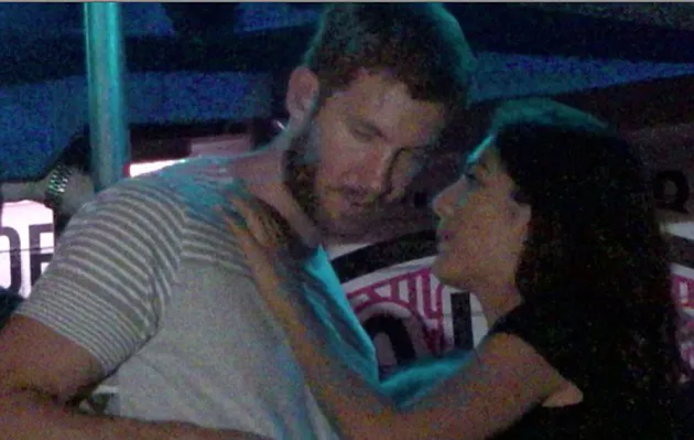 Calvin Harris Tertangkap Mesra