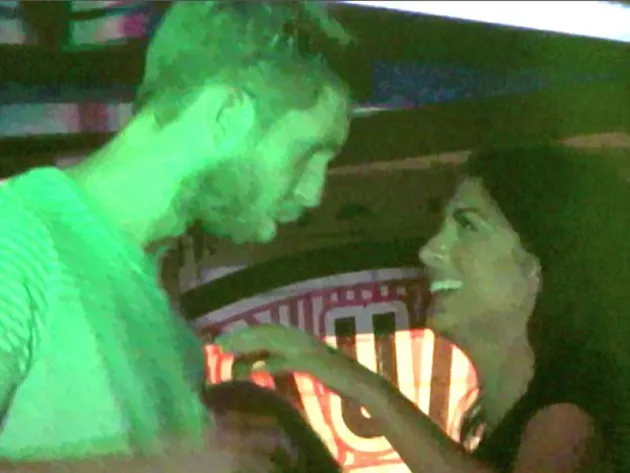 Calvin Harris Tertangkap Mesra