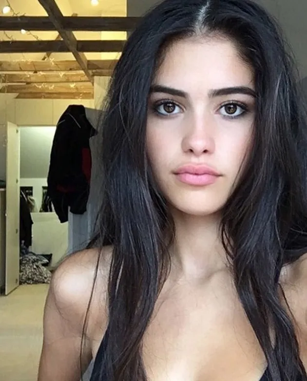 Brooklyn Beckham tertangkap mesra