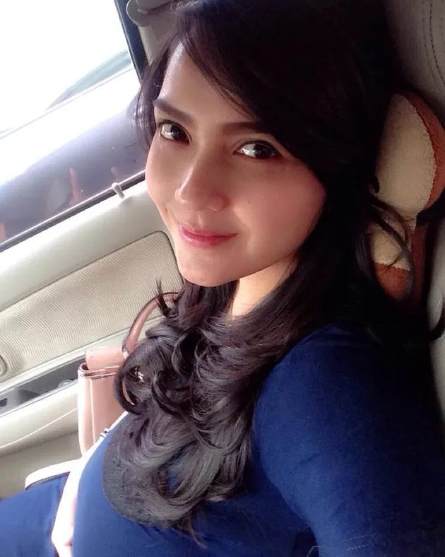FOTO: TERUNGKAP! 10 SELEB CANTIK INI PERNAH JADI 'PEMBANTU 