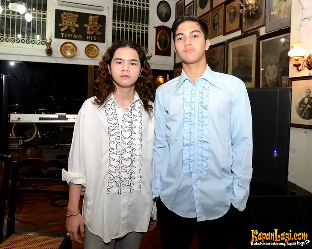 Berjudul 'Jika Kau Percaya' video ini adalah rilisan Ahmad Bersaudara. Sebuah proyek musik barunya bersama adiknya.