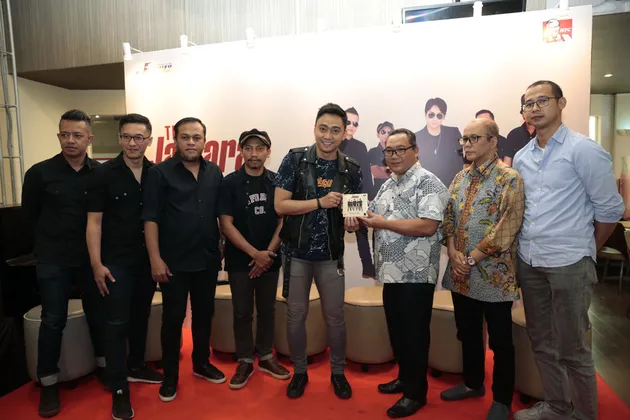 Percintaan masih jadi konsep yang diusung The Jawara dalam albumnya ini.