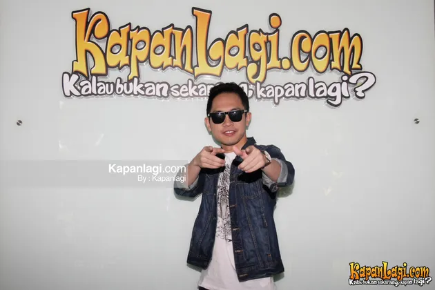 Kantor Kapanlagi.com®, Malang mendadak heboh badai karena kehadiran tamu spesial. Dia adalah Nicky Riyant.