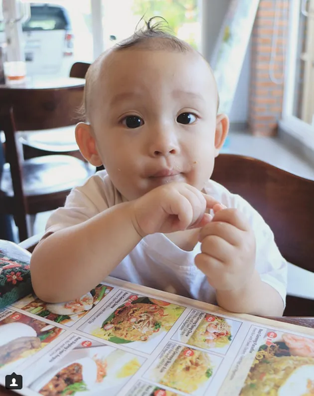Mikkairo Sungkar Anak Sissy - Rifat