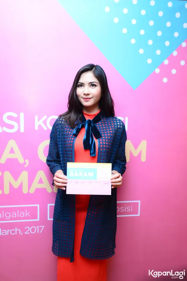 Padatnya kegiatan yang dilakukan oleh aktris cantik Jessica Mila membuat dirinya menjalani hidup yang tak sehat. Sampai-sampai dampaknya membuat berat badannya bertambah.
