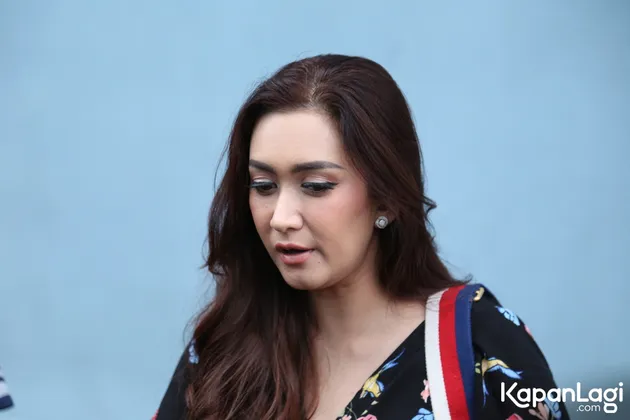 Nafa Urbach - Zack Lee