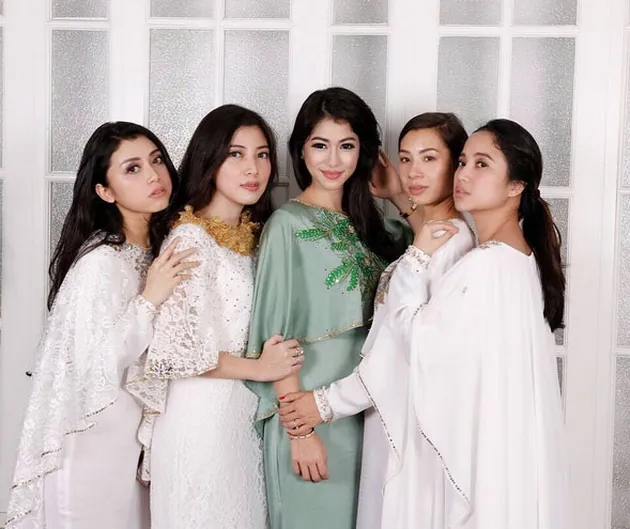 FOTO: ULTAH CLASSY KARENINA SUNNY, LENGKAP BARENG 