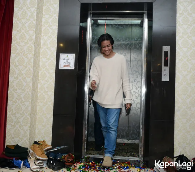 Annisa Trihapsari beri anak kado umrah