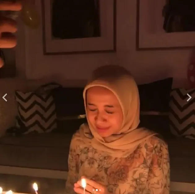 FOTO: Ultah ke 29, Laudya Cynthia Bella Tiup Puluhan Lilin!