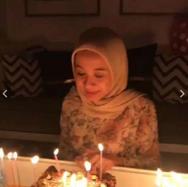 FOTO: ULTAH KE 29, LAUDYA CYNTHIA BELLA TIUP PULUHAN LILIN ...