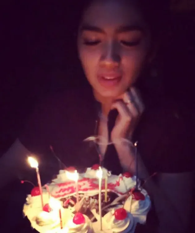 FOTO: Ultah ke 30, Angel Karamoy Dapatkan Banyak Surprise