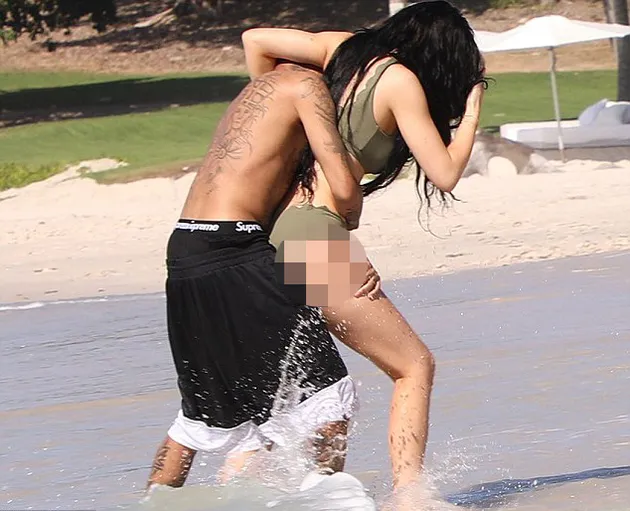 Kylie Jenner - Tyga Mesra
