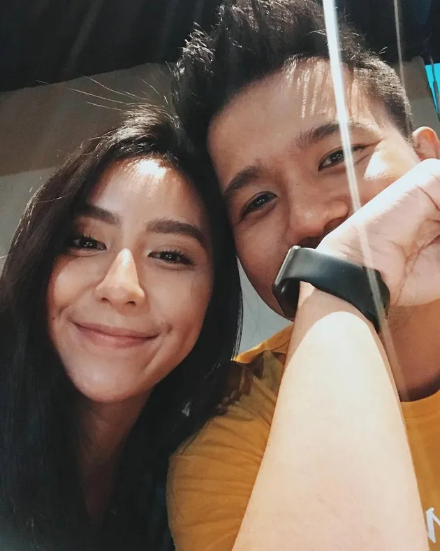 Joshua Suheman &amp; pacar barunya, Clarine Clay