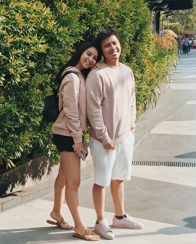 Joshua Suheman &amp; pacar barunya, Clarine Clay
