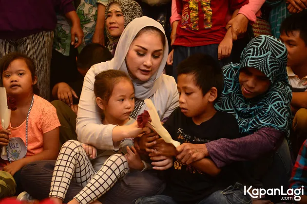 Mona Ratuliu beri pengalaman soal autisme pada anak