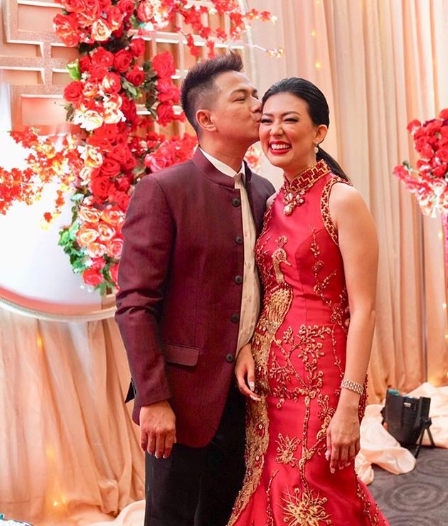 PHOTO Teapai Ceremony of Delon and Aida Noplie, Luxuriously All Red 