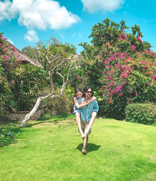 Bulan Madu Kimberly Ryder