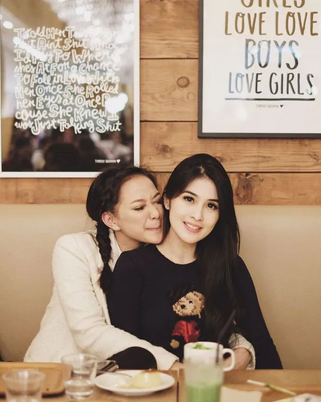 Yuanita Christiani Plesir di Jepang