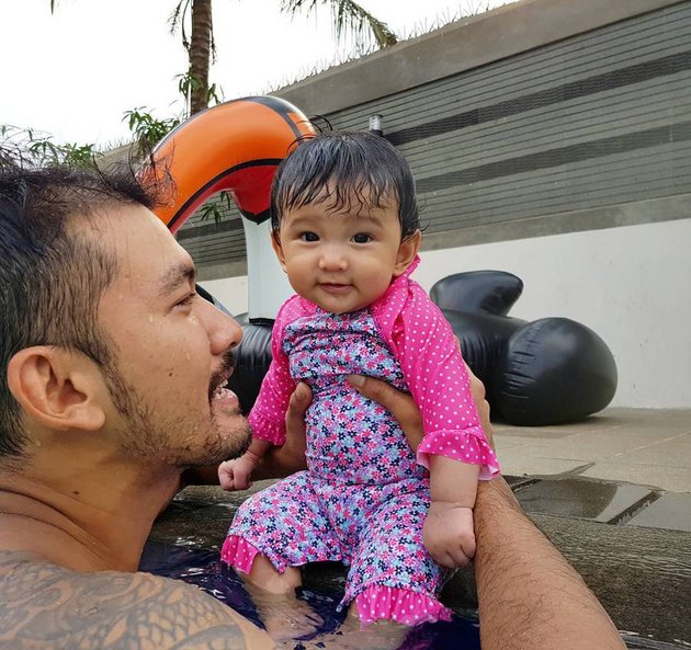 Rio Dewanto - Atiqah Hasiholan