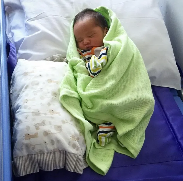 Baby Bhai Putra Zaskia Mecca