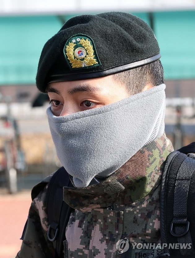 Photo of V BTS Handsome in Military Uniform When Moving Places for Military Service, Mask Cannot Cover His Handsomeness