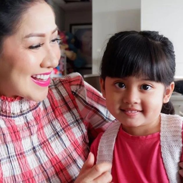 Vania Athabina anak Venna Melinda