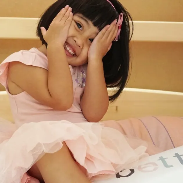 Vania Athabina anak Venna Melinda