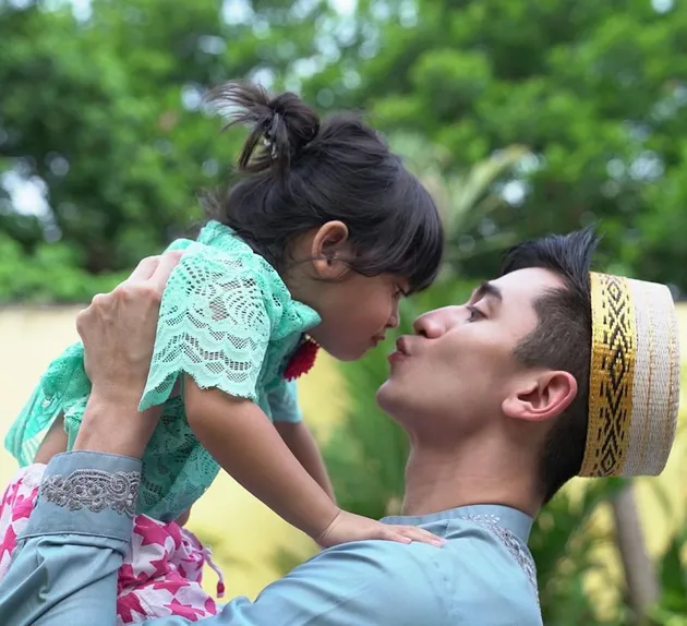 Vania Athabina anak Venna Melinda