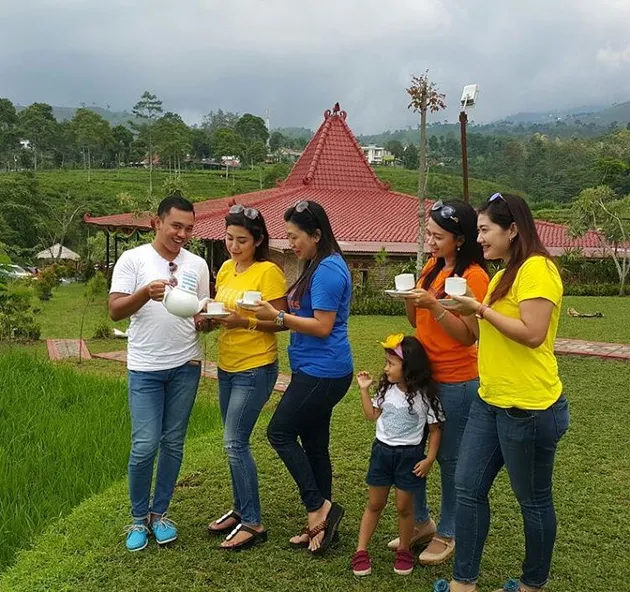 Very Katamso - sosialita pesaing Syahrini