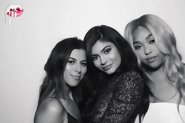 Victoria asisten Kylie Jenner