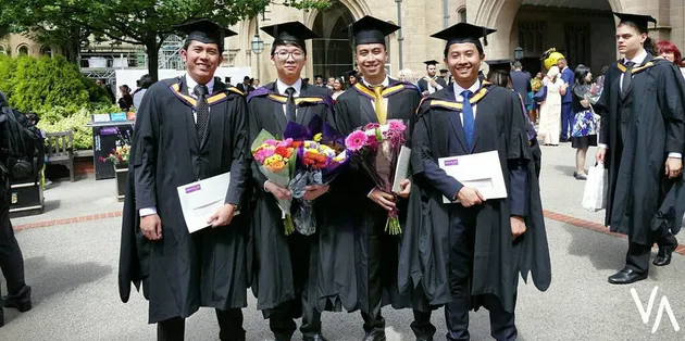 FOTO: Vidi Aldiano Resmi Jadi Alumni University Of Manchester!  