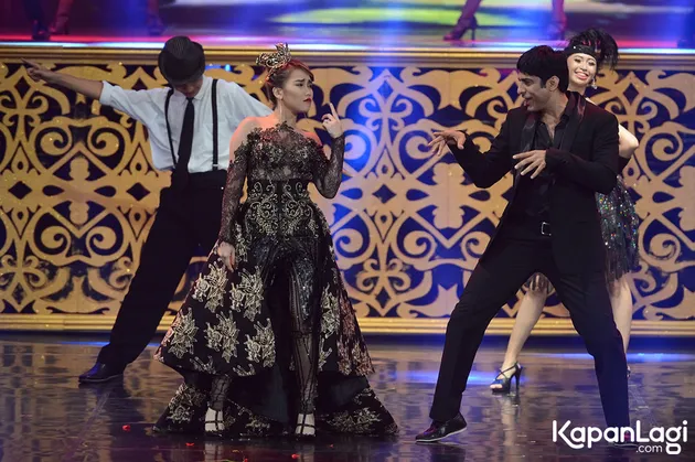 Ayu Ting Ting dan Vikas Bhalla